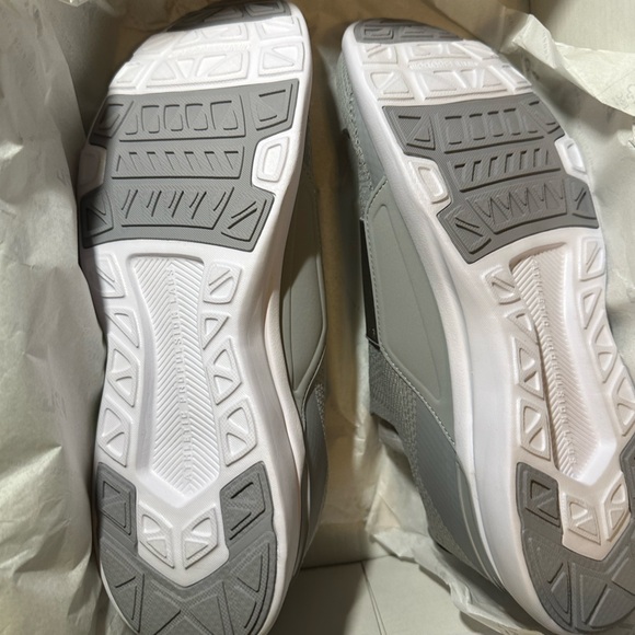 APL: Athletic Propulsion Labs TechLoom Bliss Running Sneakers - Picture 11 of 16